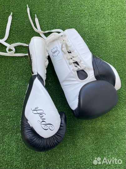 Боксёрские перчатки