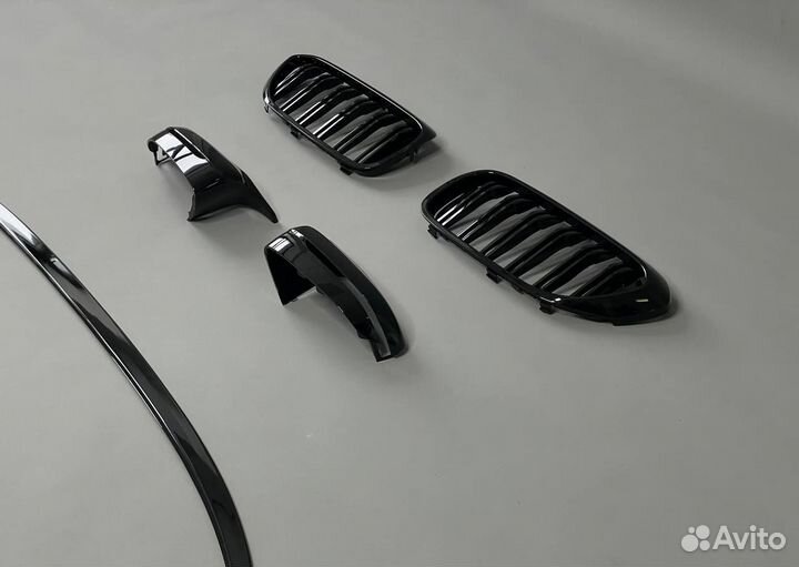 Зеркала решетки спойлер BMW G30 M5 стиль черные