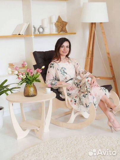 Деревянный стол уличный