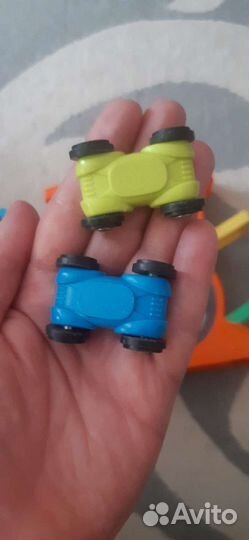 Горка и машинки