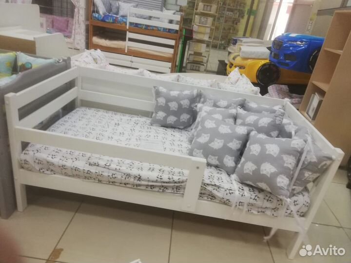 Детская кровать из массива