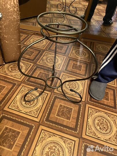 Подставка под цветы