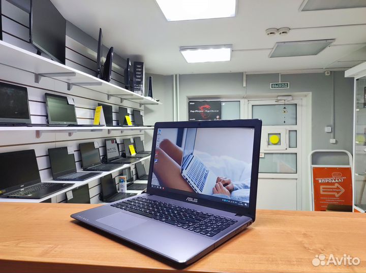 Быстрый Asus i3/GT 720 M/8 озу/SSD/ новый АКБ