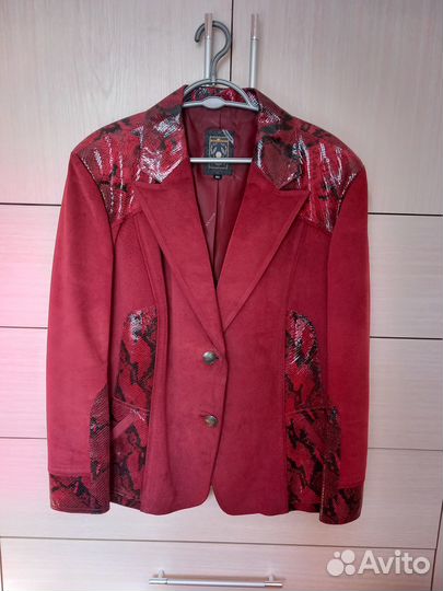 Продаю кожаный пиджак