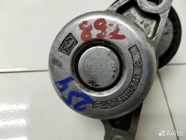 Натяжитель ремня Mercedes W218 CLS