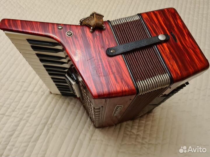 Аккордеон weltmeister cantosina