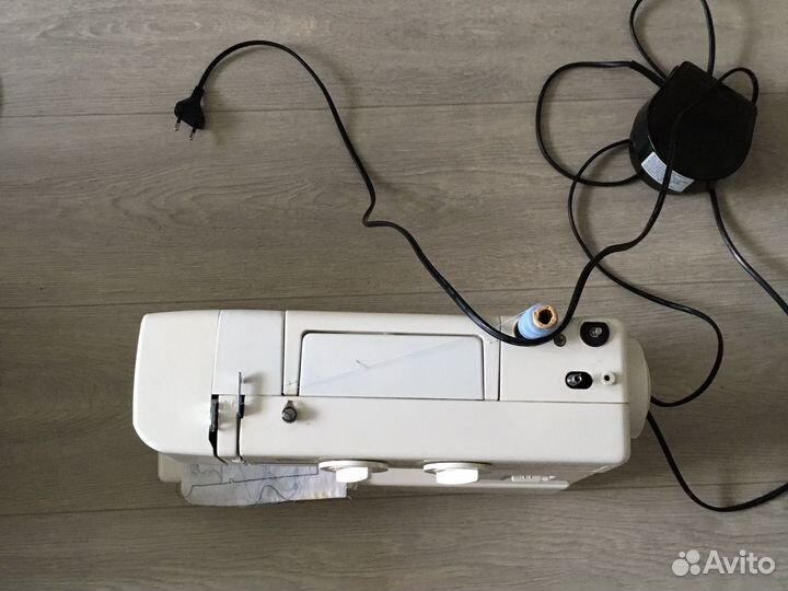 Швейная машина Janome j-540