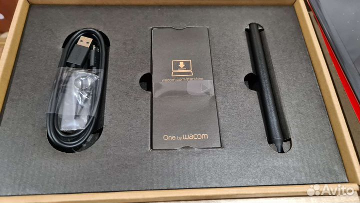 Графический планшет (новый) Wacom One by Wacom Med