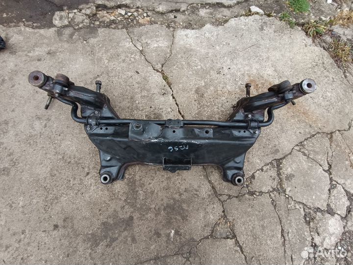 Подрамник Nissan Primera P12