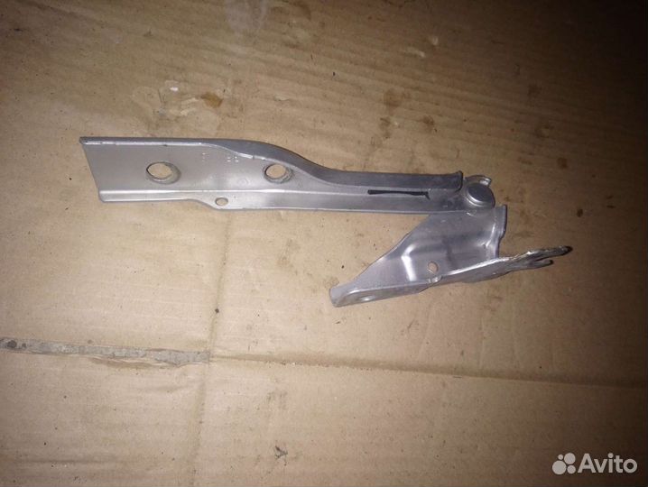 Петля капота volkswagen polo sedan