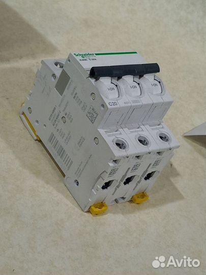 A9F79320 3P 20A Schneider Electric