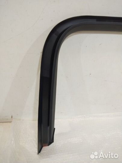 Обшивка стойки задняя левая Volkswagen Touareg 3