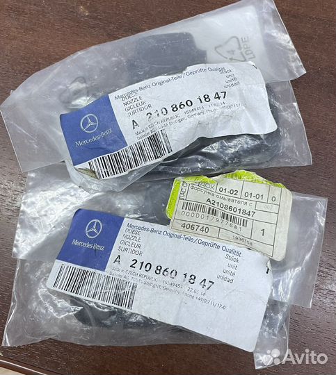 Форсунка омывателя стекла Mercedes Benz W210