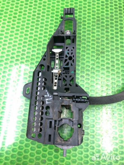 Кронштейн ручки двери передний левый LADA Xray