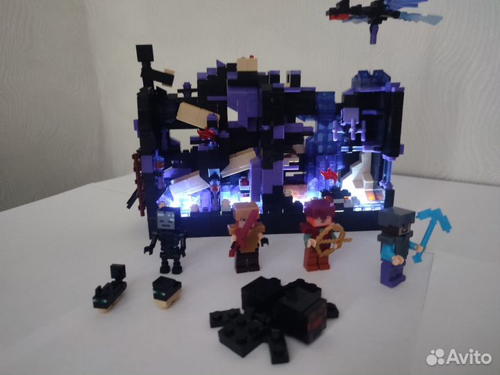 Конструктор Майнкрафт 915 деталей