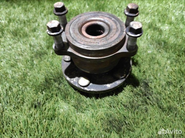 Ступица задняя левая Subaru Legacy BH5