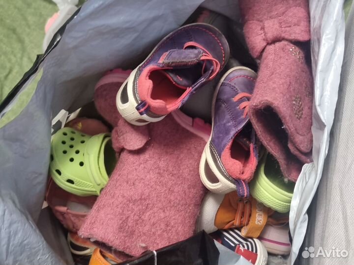 Ыирменная обувь для девочки пакетом