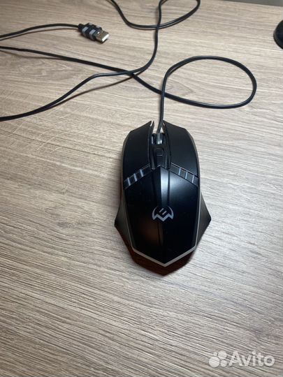 Игровая клавиатура и мышь