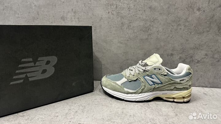 Кроссовки мужские new balance 2002r