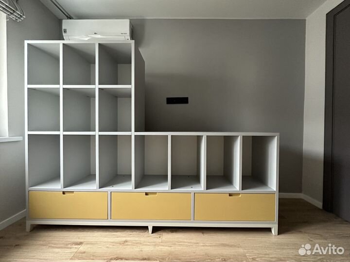 Стеллаж в детскую и тумба