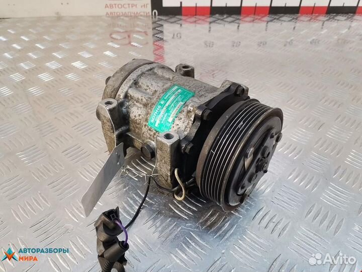 Компрессор кондиционера Volvo S40 рест. 2002