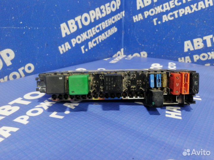 Блок предохранителей под капот Mercedes-Benz W220