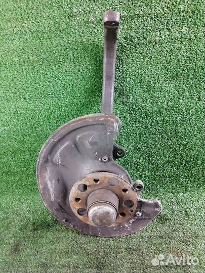 Кулак поворотный передний левый Mercedes-Benz