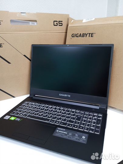 Новый игровой ноутбук Gigabyte core i5+3060