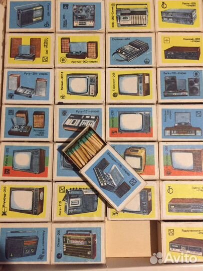 Коллекционный набор спичек Советская радиоаппарату