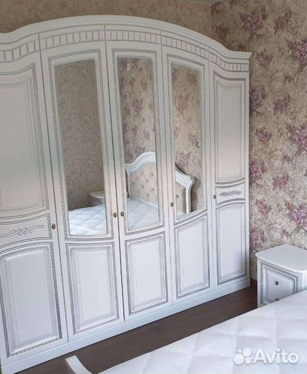 Спальный гарнитур