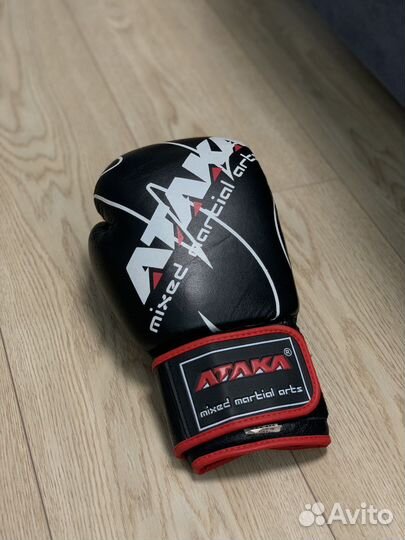 Боксерские перчатки