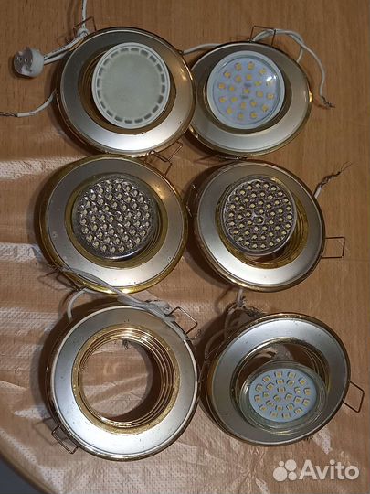 Светильники встраиваемые с лампочками