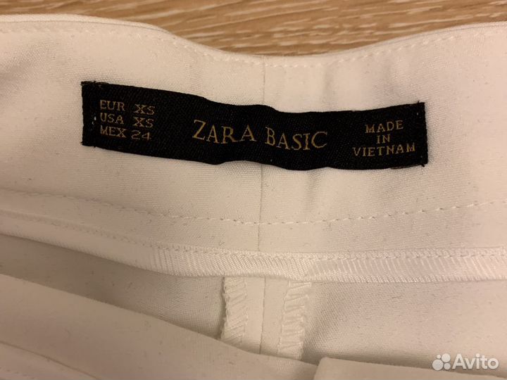 Шорты белые Zara