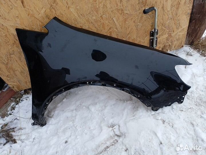 Крыло переднее правое Subaru Tribeca W10 WXF 2008г