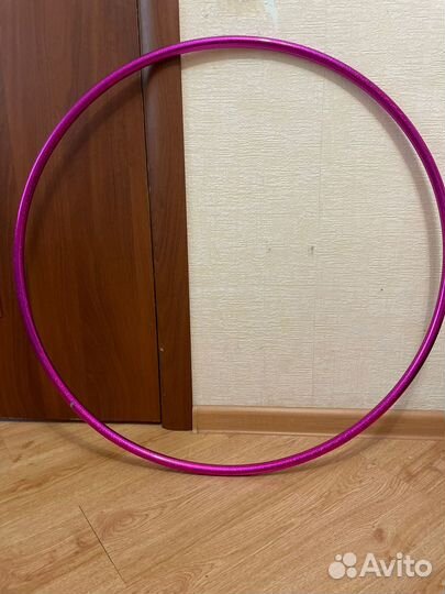 Для гимнастики обруч, скакалка и мячи