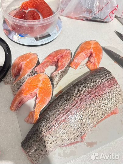 Форель свежая с икрой (икорность 90%)