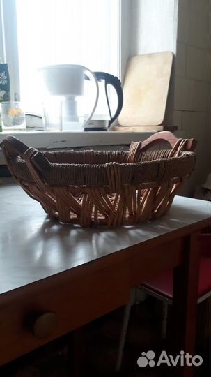 Корзинка плетённая