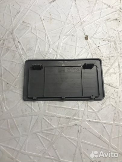 Крышка тумбы сидения Mercedes Sprinter W906