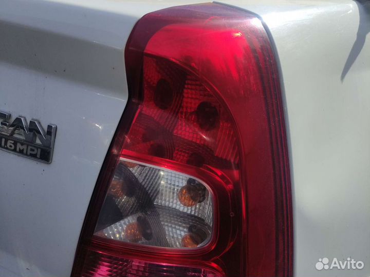 Фонарь задний правый Renault Logan