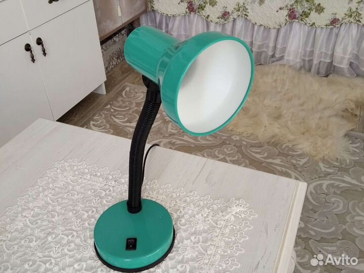 Лампа настольная