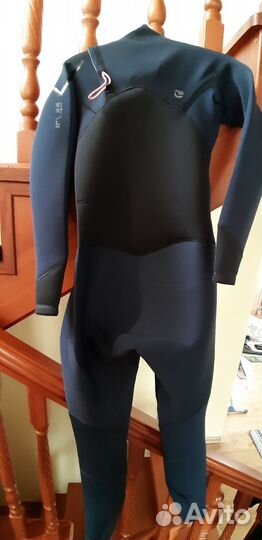 Сухой гидрокостюм женский