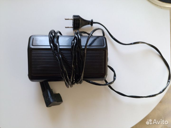 Продам швейную машинку 