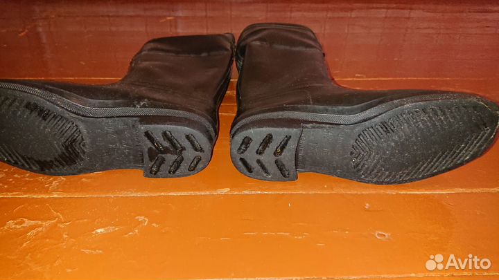 Резиновые сапоги