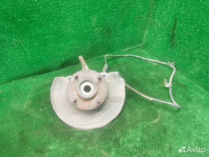 Поворотный кулак передний правый Mitsubishi Lancer