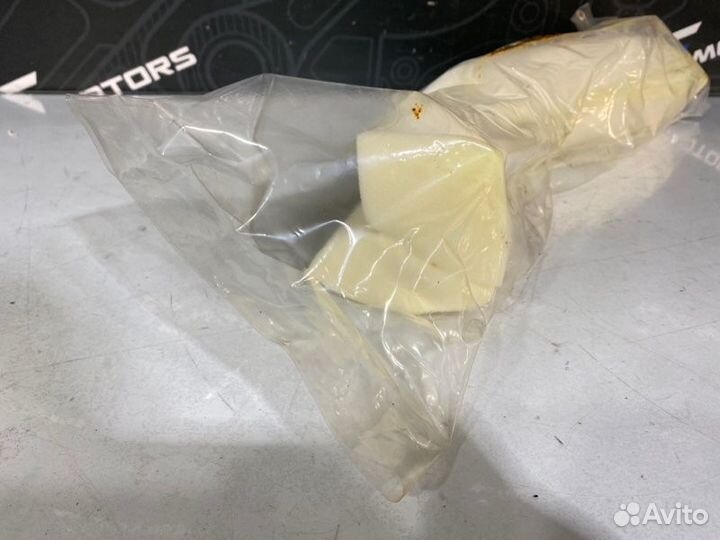 Уплотнитель крыла задний Volkswagen Passat B5 AMX