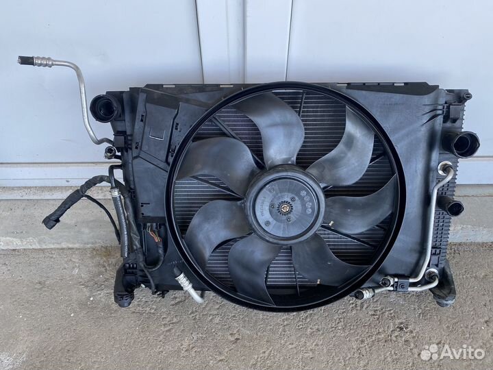 Кассета радиаторов Mercedes Benz W212 оригинал