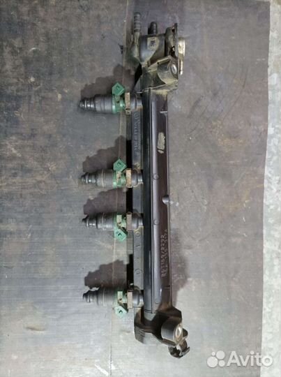 Топливная рампа VAG 1.6 AKL в сборе