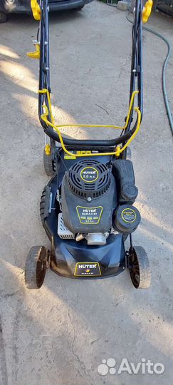Газонокосилка бензиновая