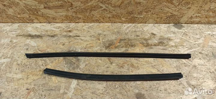 Бархотка правой двери Hyundai I30 GD