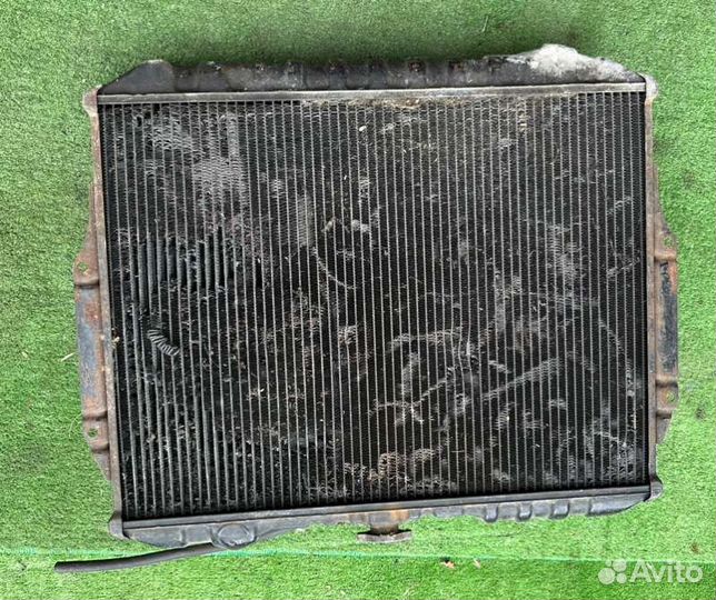 Радиатор (основной) Mitsubishi Pajero 2003